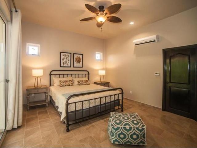 Se vende lujoso apartamento con vista al mar en bocas del toro