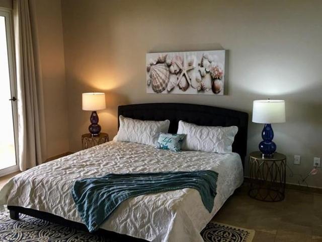 Se vende lujoso apartamento con vista al mar en bocas del toro