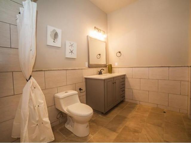 Se vende lujoso apartamento con vista al mar en bocas del toro