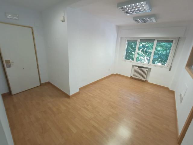 Oficina en venta en Margallo, Cáceres
