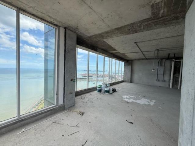 Se vende oficina en avenida balboa