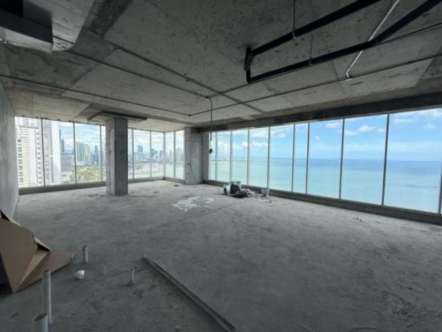 Se vende oficina en avenida balboa