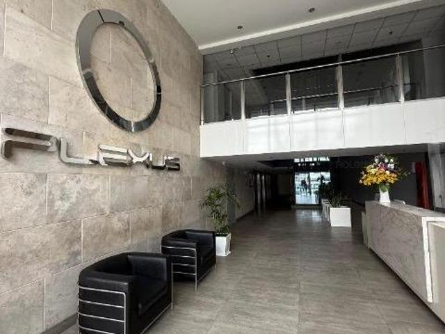 SE VENDE OFICINA EN SAN MIGUEL EN EDIFICIO CON AREAS COMUNES