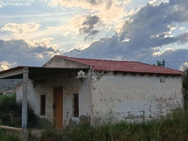 Casa en venta en el Vinalopó Mitjà / El Vinalopó Medio, Valencia