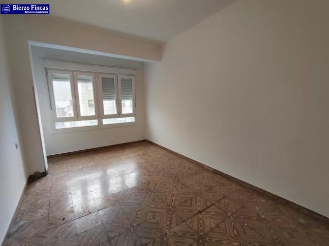 Piso en venta en La Placa, Ponferrada