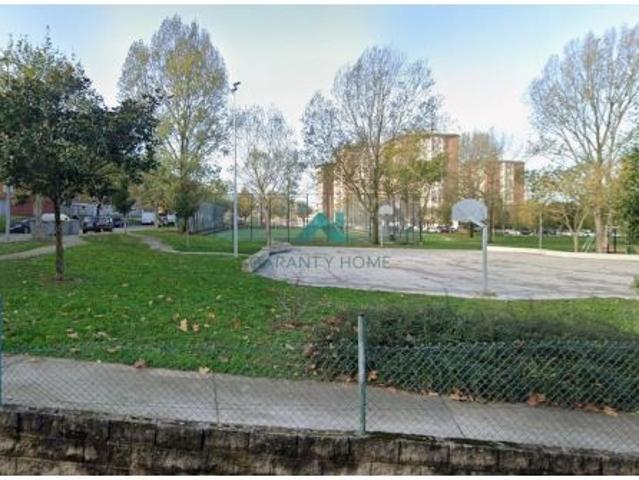 Piso en venta en Cazoña, Santander