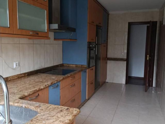 Piso en venta en O Vinteún, Ourense