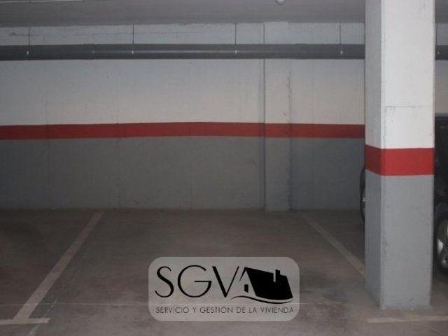 Garaje en venta en La Cruz, el Vinalopó Mitjà / El Vinalopó Medio