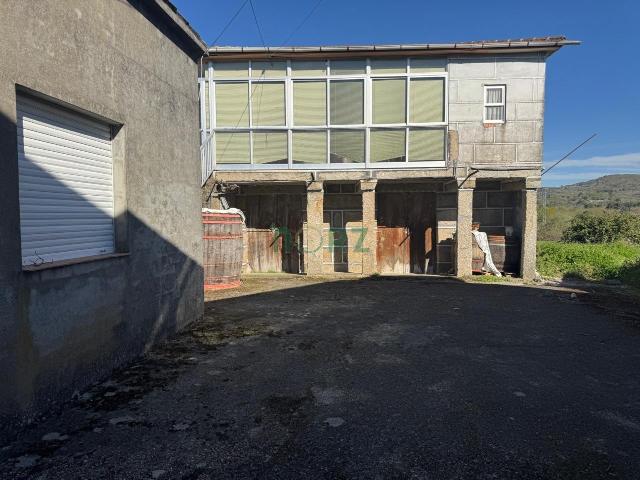 Casa en venta en Ourense, Galicia