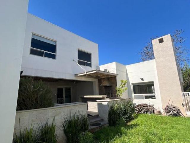 SE VENDE RESIDENCIA, AL NTE, FRACC. SAN ALBERTO, SALTILLO