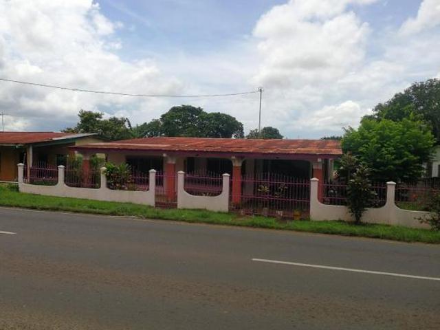 Se vende Terreno Comercial en La Chorrera, Avenida Libertador