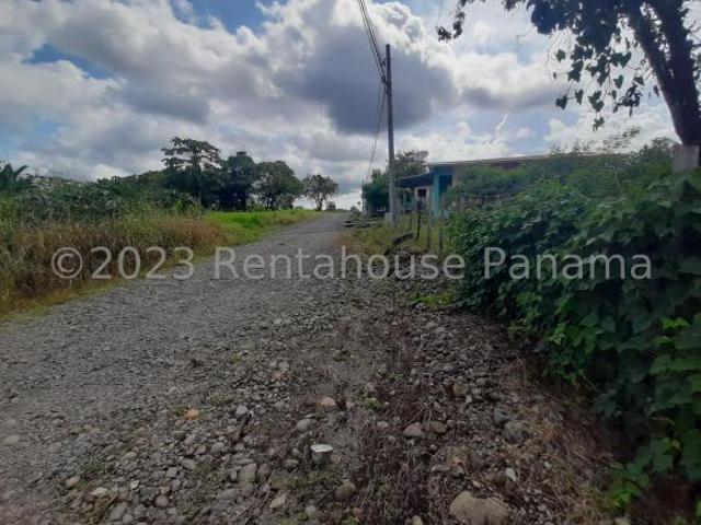 Se vende terreno en BOQUERÓN