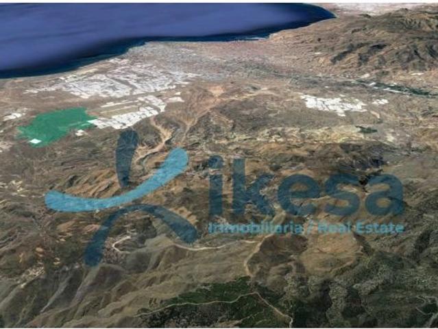 Local Comercial en venta en Almedina, Almería
