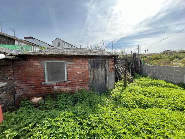 Terreno en venta en Flores del Sil, Ponferrada