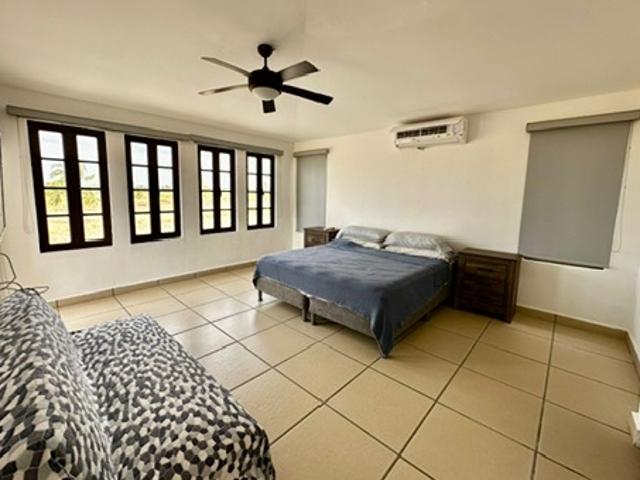 Se vende town house en vista mar