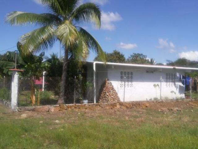 Se venden 2 casas amobladas con terreno grande en cabuya de chame