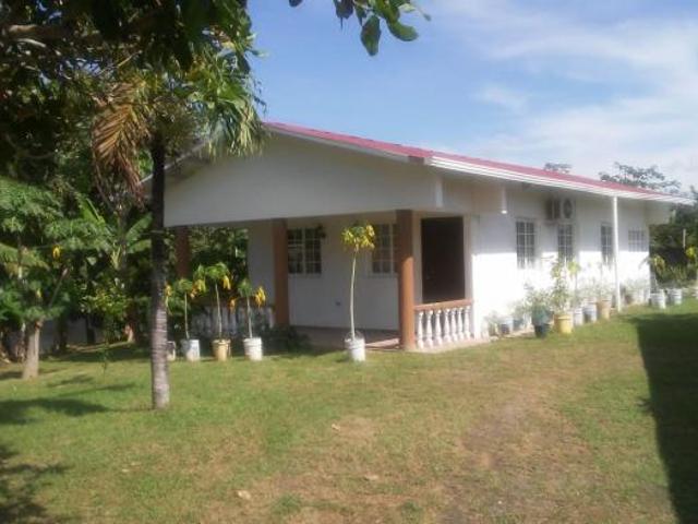 Se venden 2 casas amobladas con terreno grande en cabuya de chame