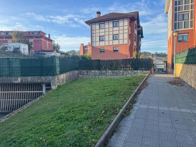Garaje en venta en Urduliz, Guipúzcoa