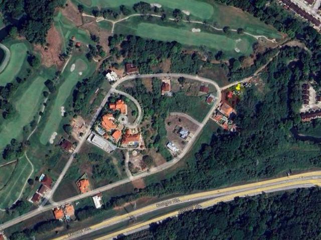 SE VENDEN TERRENOS EN CLUB DEL GOLF