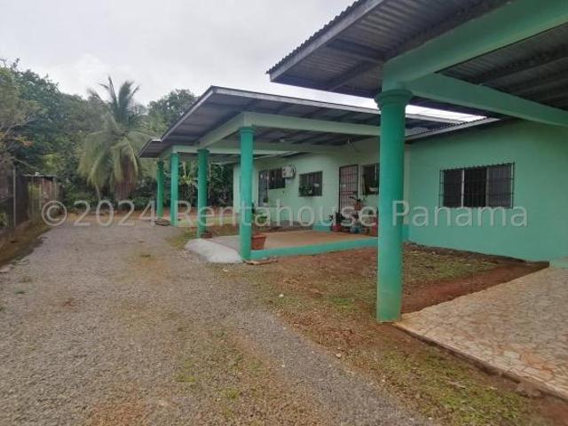 Se venden tres Apartamentos en David #25 2732 MJS