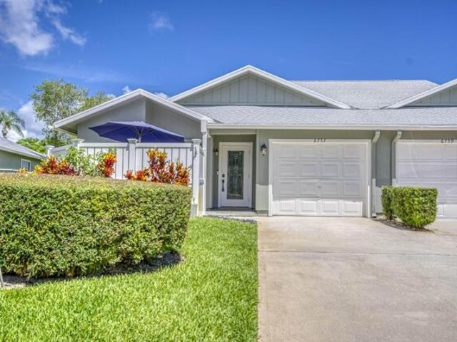Condo for sale in Hobe Sound