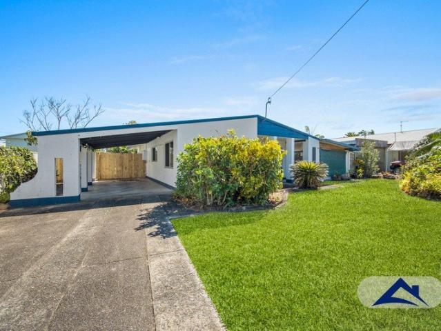 House for sale in Yorkeys Knob, Queensland