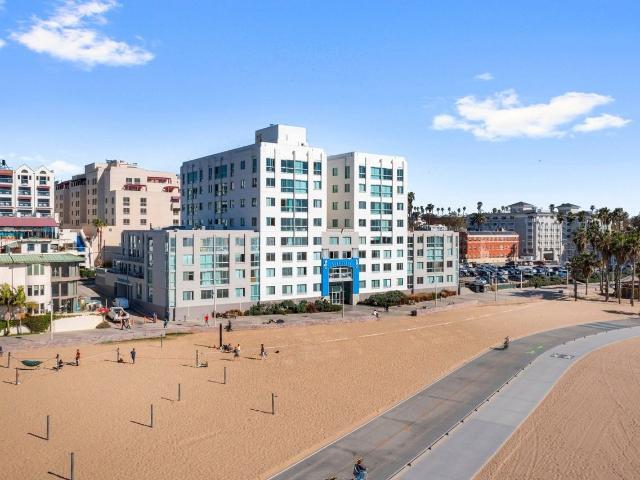 Apartment for rent in Santa Monica, California