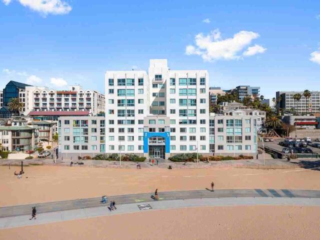 Apartment for rent in Santa Monica, California