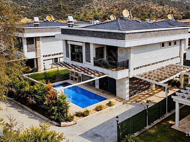 Kuşadasi, Aydin içerisinde satılık Villa