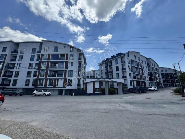 İzmit, Kocaeli içerisinde kiralık mülk
