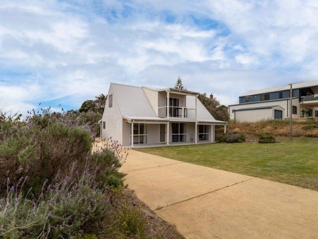 House for sale in Peppermint Grove Beach, Shire Of Capel