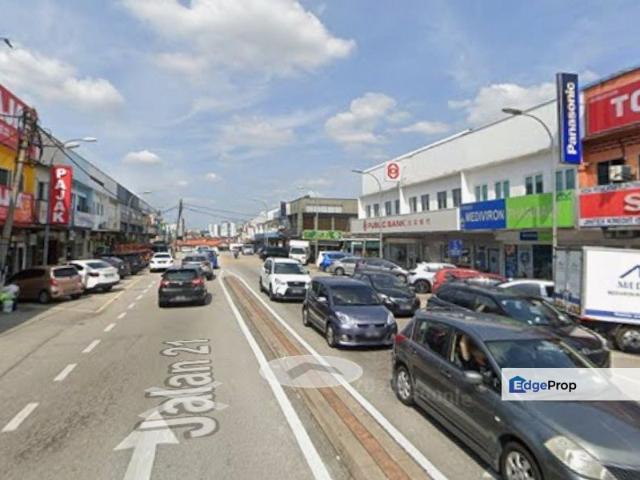 Shop for rent in Petaling Jaya, Petaling