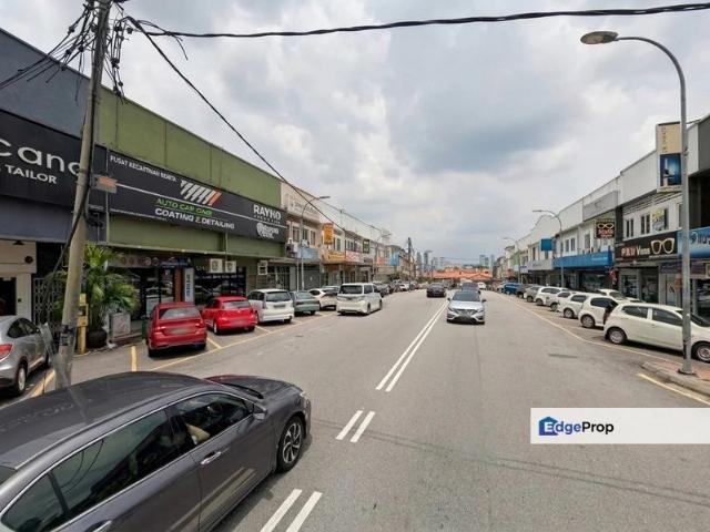 Shop for rent in Petaling Jaya, Petaling