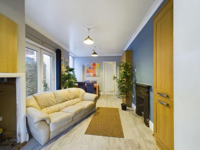 Room for rent in Lipson, Mount Wise