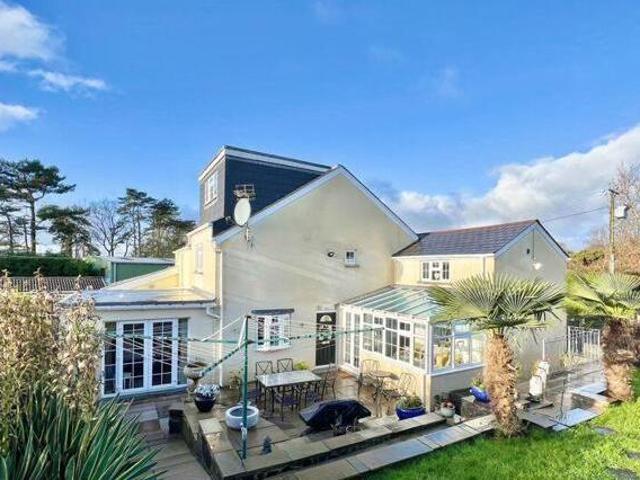 House for sale in Mid Glamorgan, Cymru / Wales