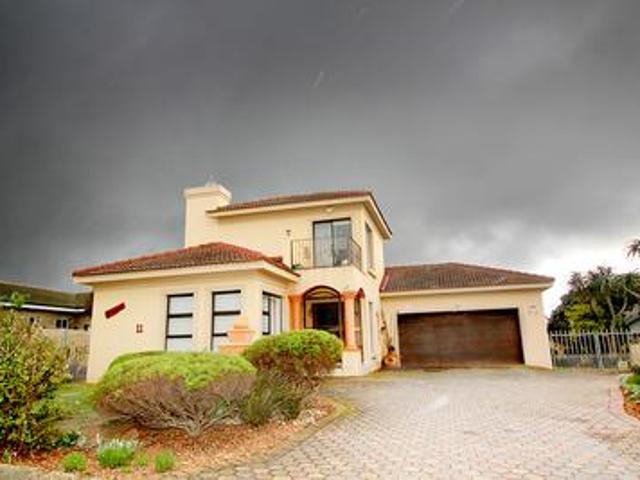 House for sale in Groot Brak Rivier, Western Cape