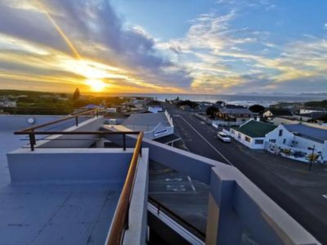 Apartment for sale in Baardskeerdersbos, Western Cape