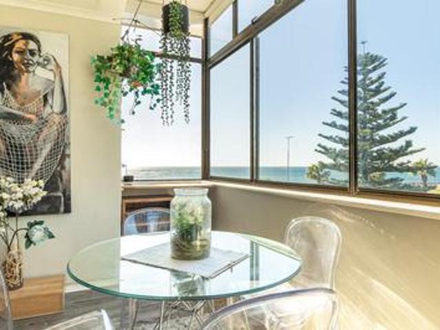 Apartment for rent in Sea Point, Cape Town