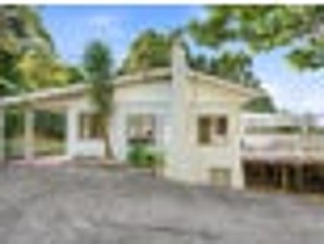 House for sale in Oratia