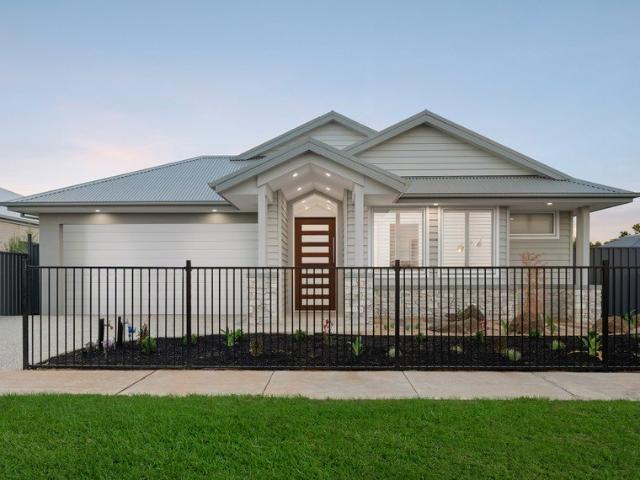 Cottage for sale in Drouin, Victoria