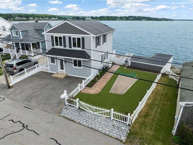 House for sale in Portsmouth, Rhode Island