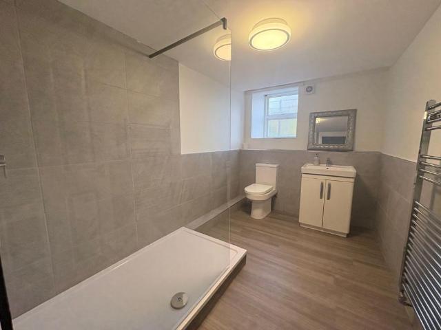 Apartment for rent in Calderstones