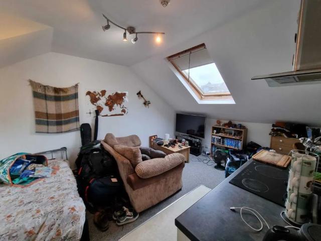Studio for rent in Aldrington