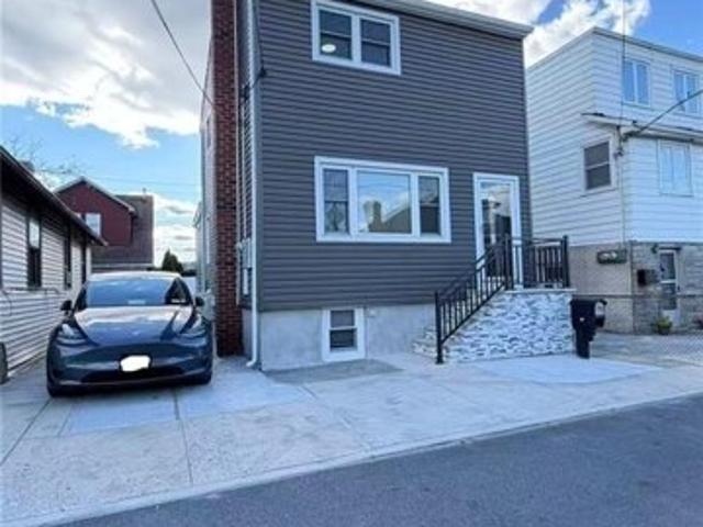 House for sale in Staten Island, Arverne
