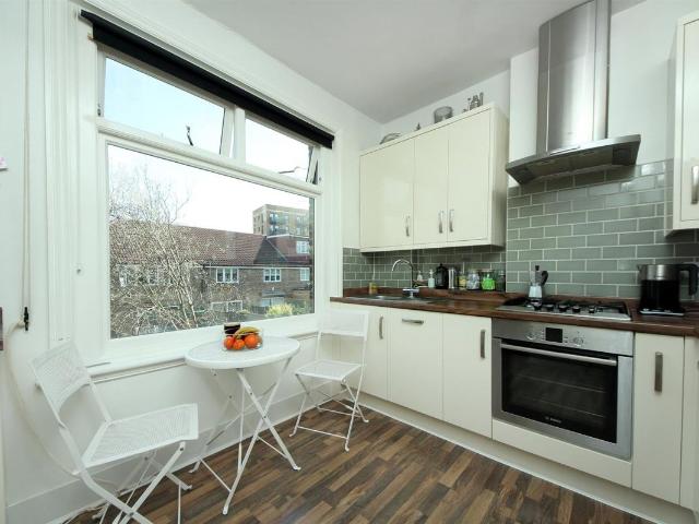 Apartment for rent in London Borough of Ealing, Hanwell