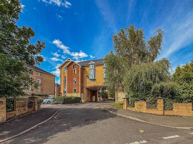 Apartment for rent in Cardiff International Sports Village, Falcon Lodge