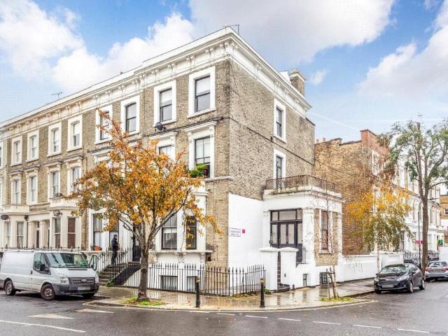 Apartment for rent in West Kensington, Greater London