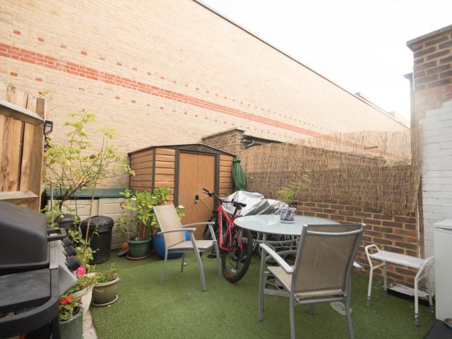 Apartment for rent in West Kensington, Greater London