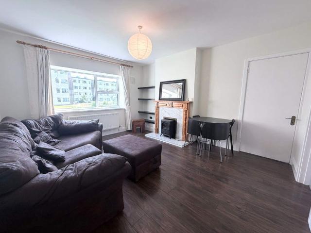 Apartment to rent in Bluebell, North Tipperary