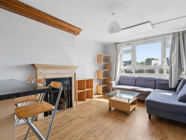 Apartment for rent in Battersea, Greater London